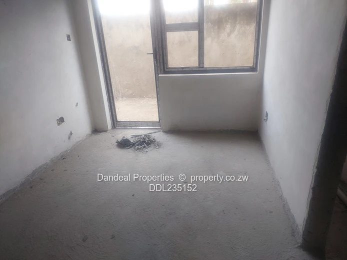 Modern White Double-Storey 4BR Garden Flat in Mount Pleasant