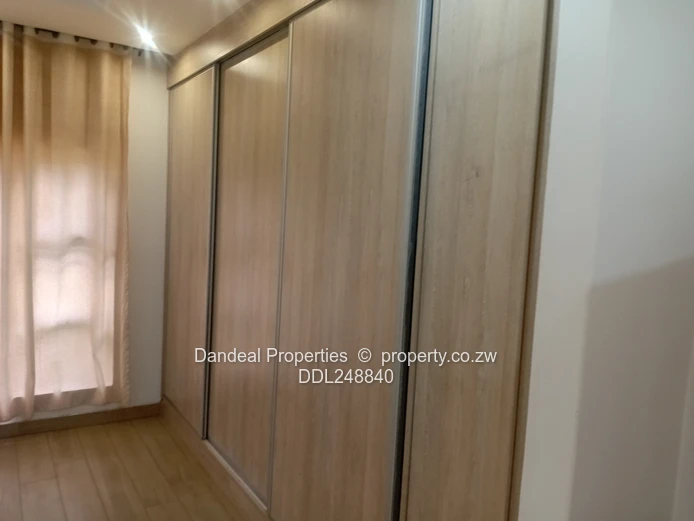 Modern 4-Bed Gletwin Park Home with Borehole