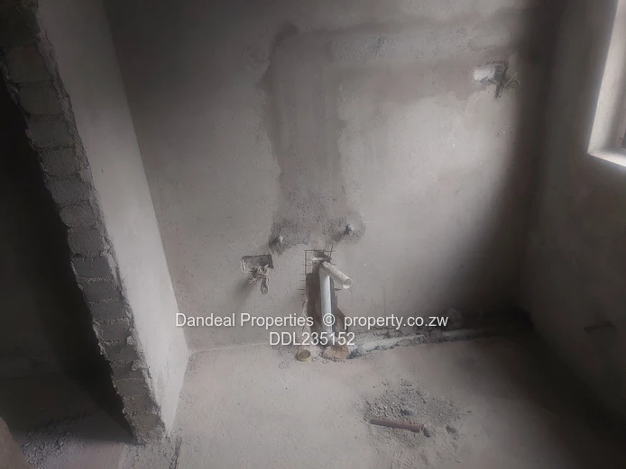 Modern White Double-Storey 4BR Garden Flat in Mount Pleasant